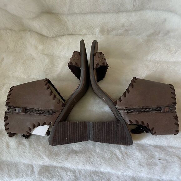 Very Volatile brown vegan leather Boho beaded ankle strap sandals 3” heels SZ8 - Picture 6 of 11